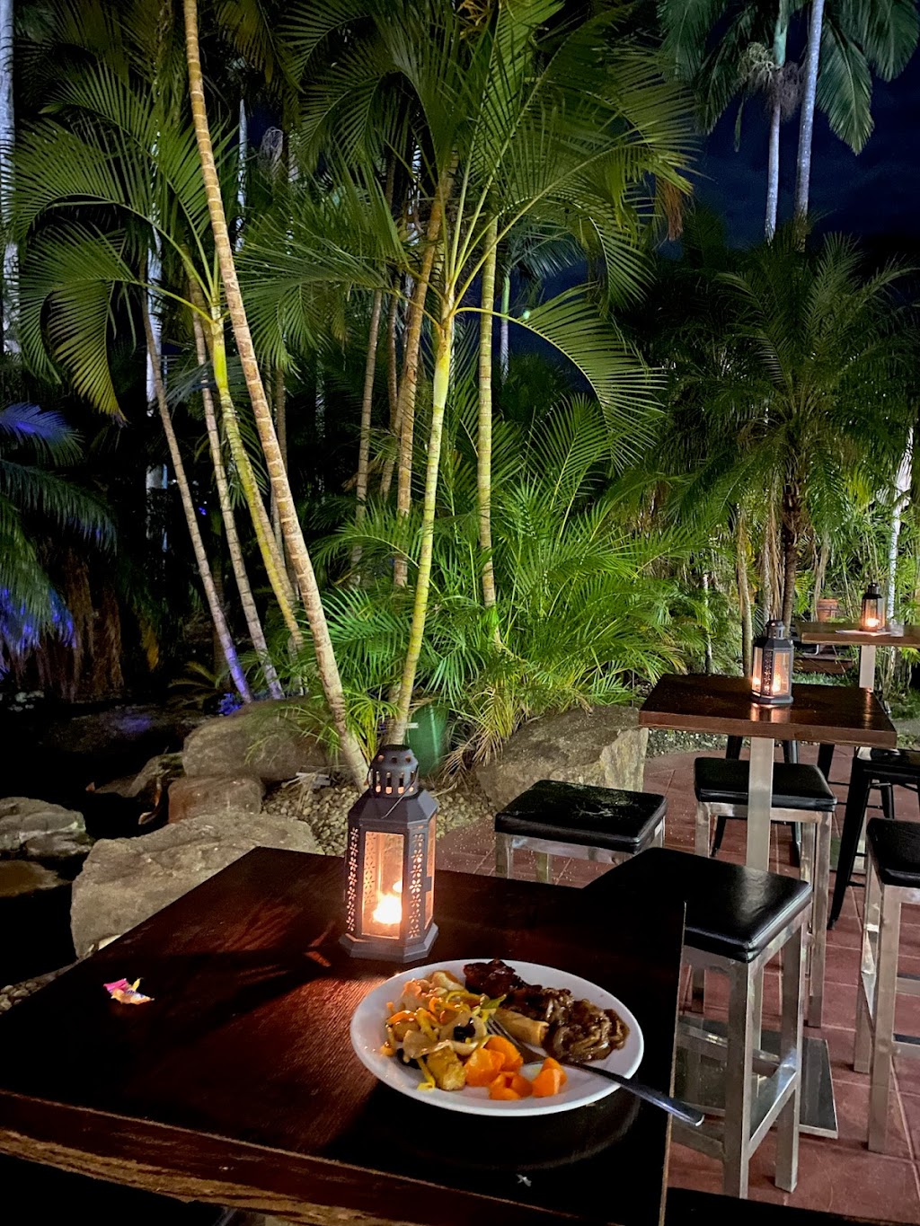 Lilies Restaurant & Bar | 1/21 Routley Dr, Kooralbyn QLD 4285, Australia | Phone: (07) 5544 5924