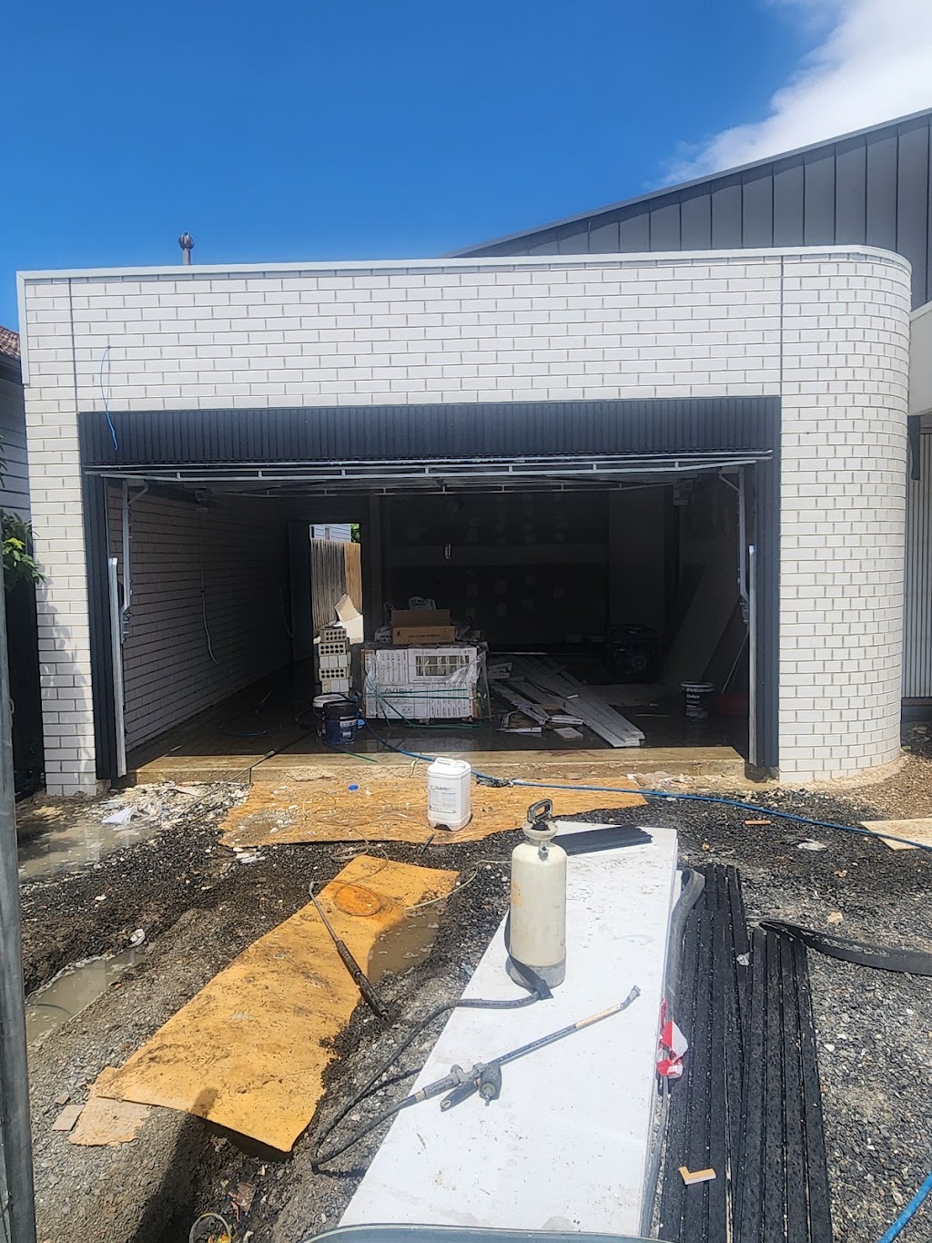 Exploren Charging Station | Hermosa Dr, Tarneit VIC 3029, Australia | Phone: 1300 755 087