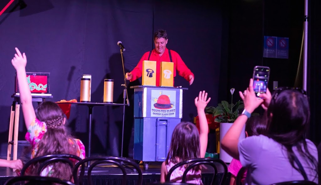 cosmo the clown Entertainment | 102/2 The Piazza, Wentworth Point NSW 2127, Australia | Phone: 0410 187 880