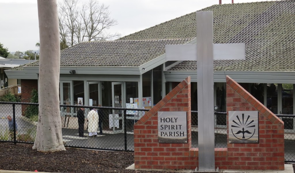 Holy Spirit Catholic Church | 120 Oban Rd, Ringwood North VIC 3134, Australia | Phone: (03) 9876 3077