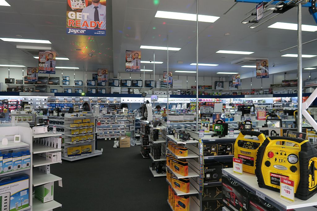 Jaycar Electronics | home goods store | 17 Westside Cir, Kingston TAS 7050, Australia | 0362401525 OR +61 3 6240 1525