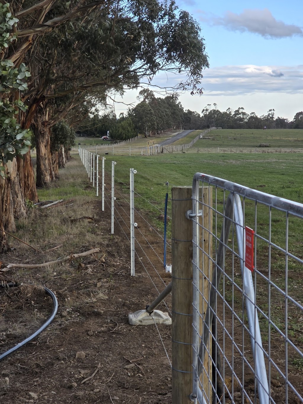 Weggs rural fencing | 925 Brown Coalmine Rd, Tyers VIC 3844, Australia | Phone: 0428 800 510