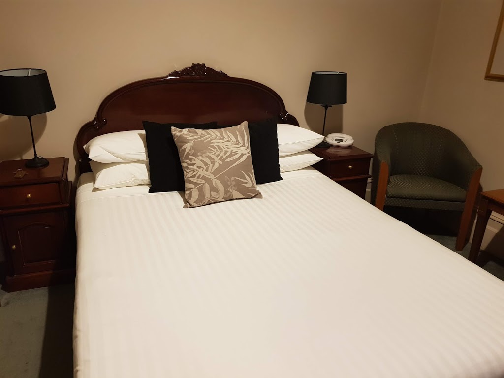 The Hotel Shamrock | lodging | Corner of Pall Mall &, Williamson St, Bendigo VIC 3550, Australia | 0354430333 OR +61 3 5443 0333
