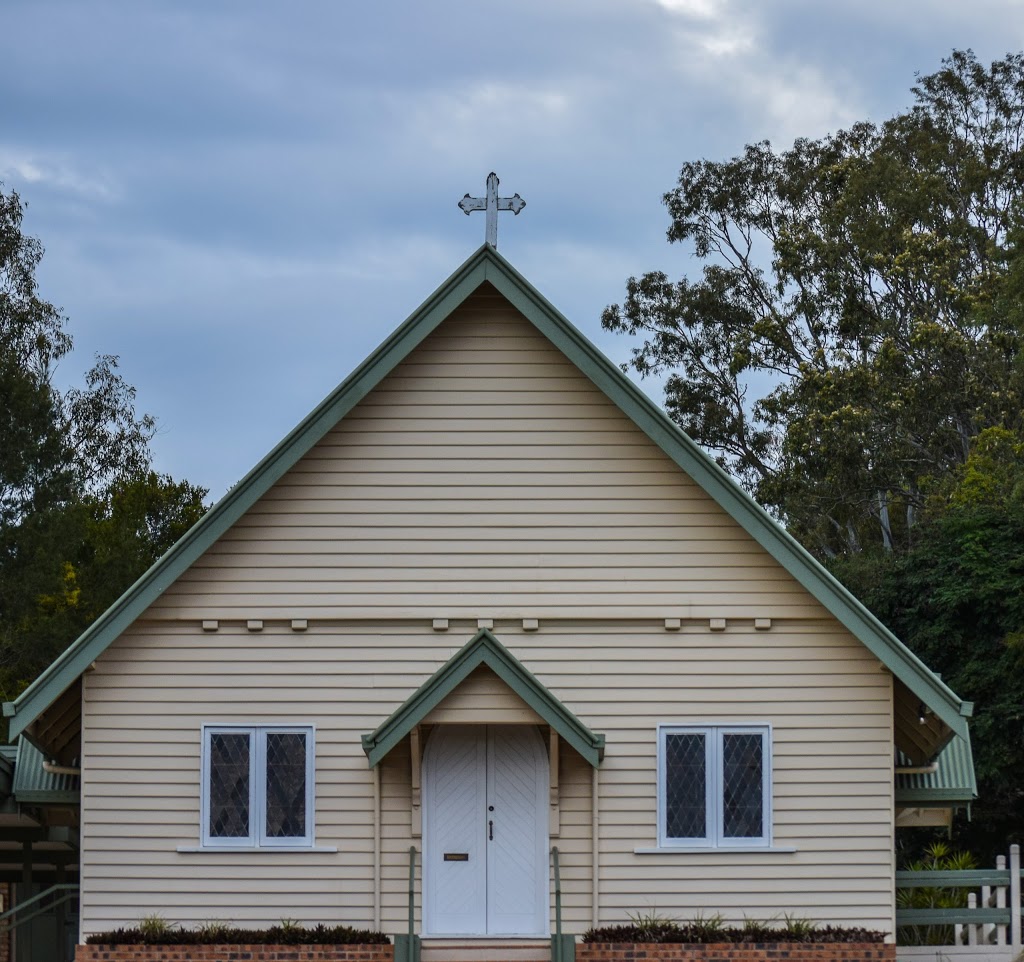 Holy Rood Anglican Church | church | 192 Tamborine Oxenford Rd, Oxenford QLD 4210, Australia | 0755805814 OR +61 7 5580 5814