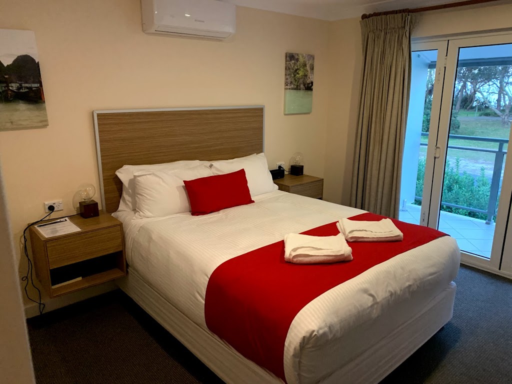 Huskisson Beach Bed and Breakfast | lodging | 21 Beach St, Huskisson NSW 2540, Australia | 0244415003 OR +61 2 4441 5003