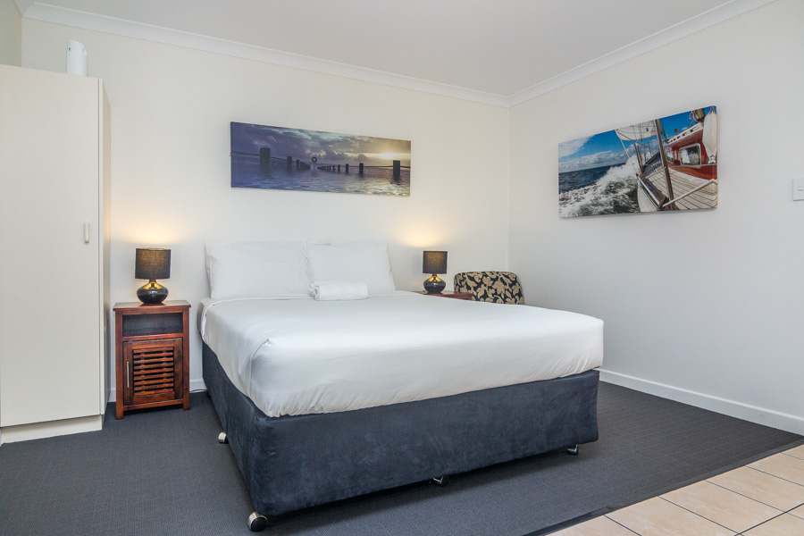 Caboolture Motel | lodging | 4 Lower King St, Caboolture QLD 4510, Australia | 0754952888 OR +61 7 5495 2888