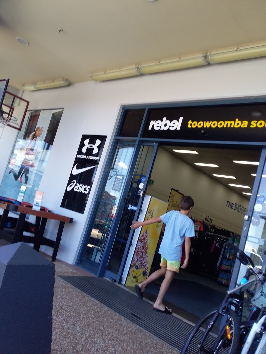 rebel Toowoomba South | shoe store | 910 Ruthven St, Toowoomba City QLD 4350, Australia | 0746417733 OR +61 7 4641 7733