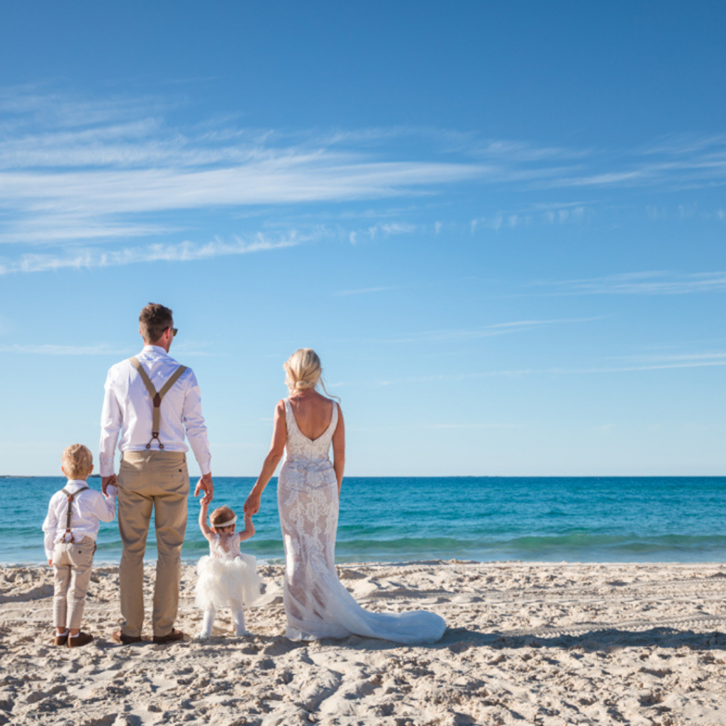The Currumbin Celebrant | currumbin beach, Currumbin Waters QLD 4223, Australia | Phone: 0468 525 449