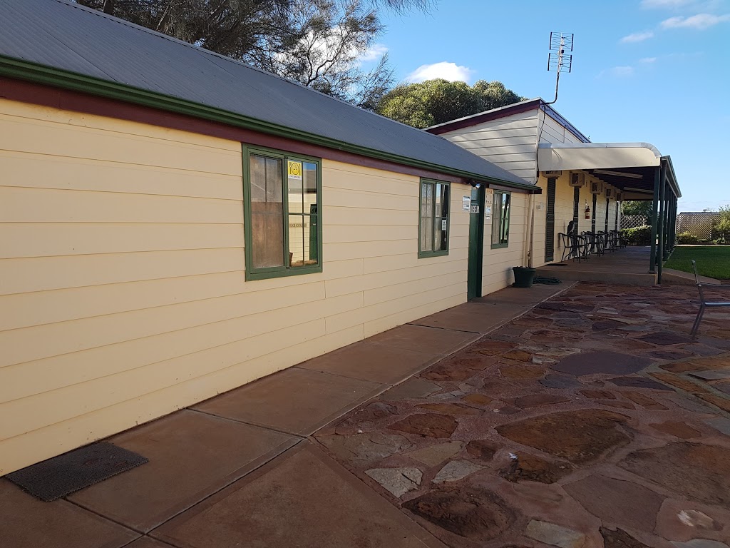 Nuttbush Retreat | Eyre Hwy, Port Augusta SA 5701, Australia | Phone: (08) 8643 8941