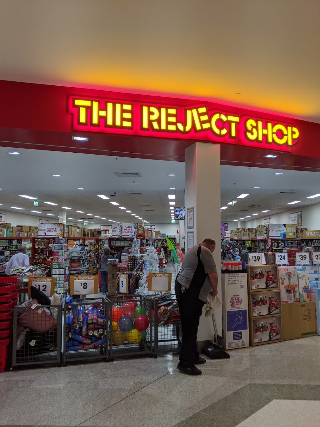 The Reject Shop Mt Hutton | Shop 20-22, Macquarie Fair, 46 Wilsons Rd, Mount Hutton NSW 2290, Australia | Phone: (02) 4947 4198