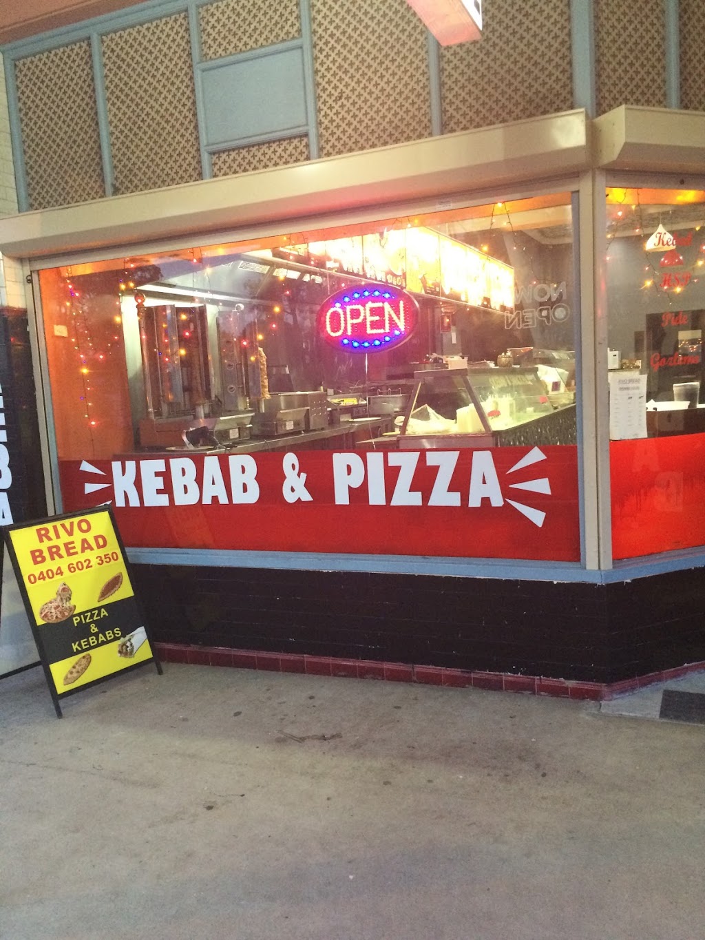 Rivo Bread, Pizza & Kebabs | restaurant | 4 Garfield Rd W, Riverstone NSW 2765, Australia | 0404602350 OR +61 404 602 350