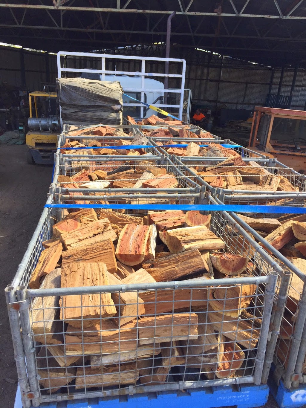 Campbells Firewood | 25 Wagga Wagga St, Oura NSW 2650, Australia | Phone: (02) 6922 1216