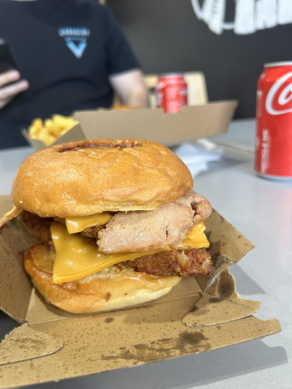 Crispy Lettuce Burgers & Fried Chicken ( Elermore Vale ) | 138 Croudace Rd, Elermore Vale NSW 2287, Australia | Phone: (02) 4072 3299