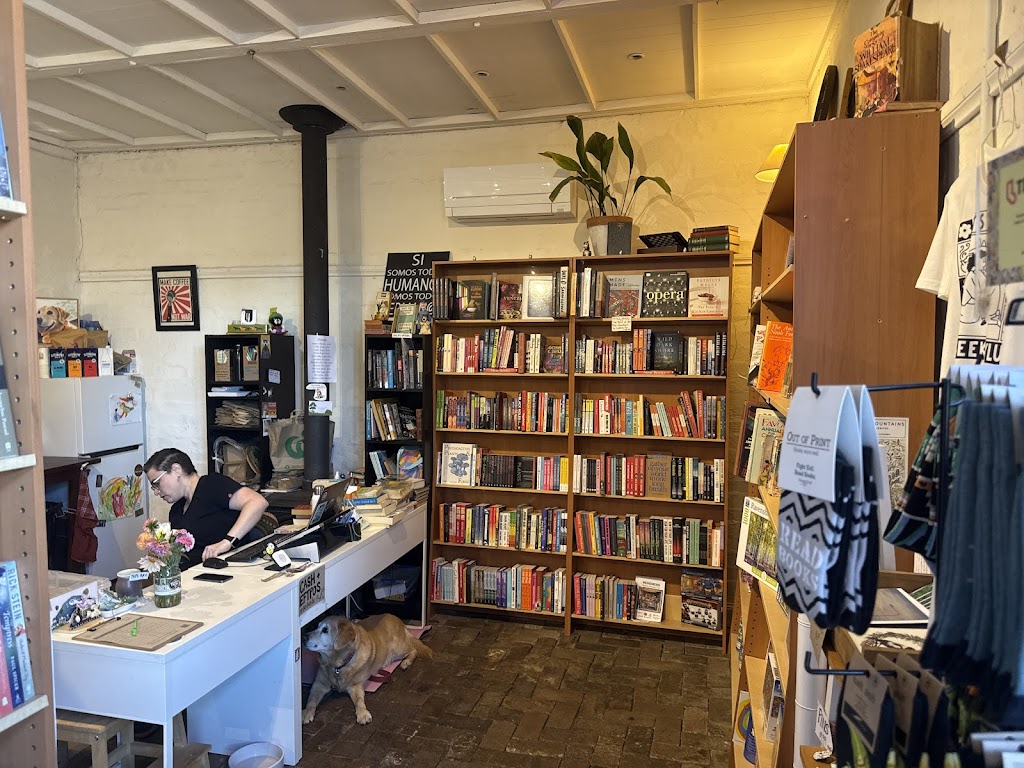 RoseyRavelston Books | 1 Badgery Cres, Lawson NSW 2783, Australia | Phone: 0493 834 781
