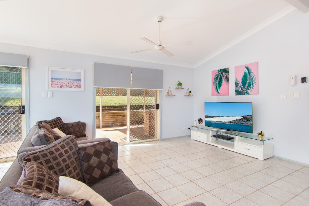 10 Minnibah Circuit a Pacific Coast Holiday home | lodging | 10 Minnibah Cct, Forster NSW 2428, Australia | 0265547473 OR +61 2 6554 7473