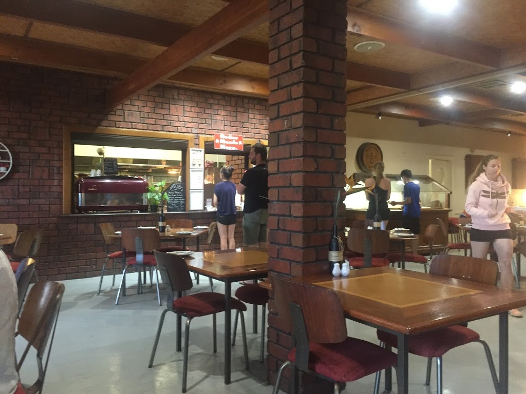 Leitchs Roseworthy Hotel | restaurant | 3 Main N Rd, Roseworthy SA 5371, Australia | 0885248014 OR +61 8 8524 8014