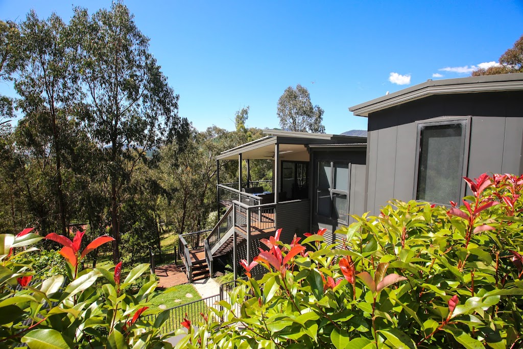 Apex Villa | 38 Hargreaves Rd, Bright VIC 3741, Australia | Phone: (03) 5759 2555