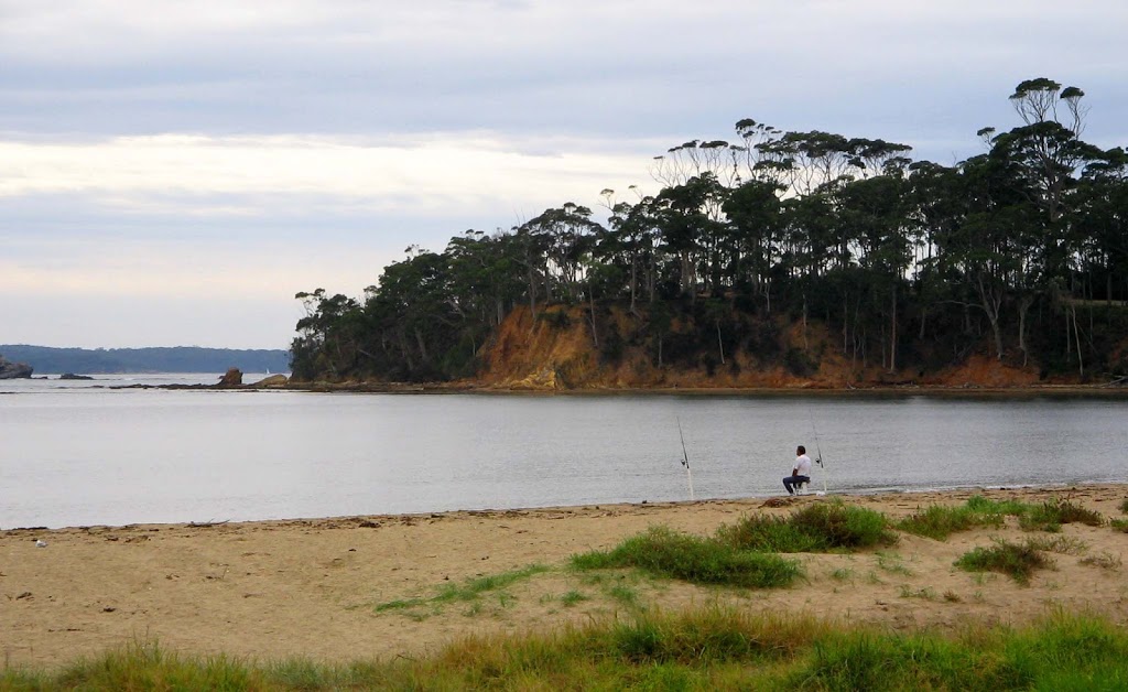Corrigans Beach Reserve | park | Beach Rd, Batehaven NSW 2536, Australia | 0244741000 OR +61 2 4474 1000