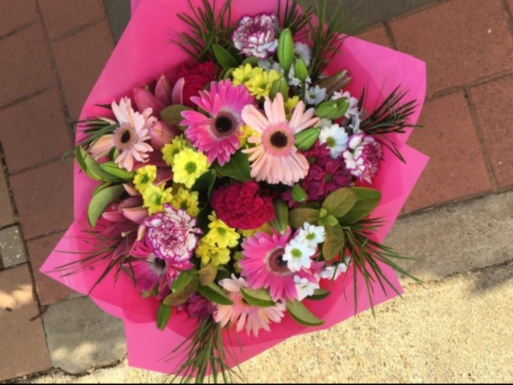 Fabulous Flowers Dubbo | florist | 119 Palmer St, Dubbo NSW 2830, Australia | 0428411964 OR +61 428 411 964
