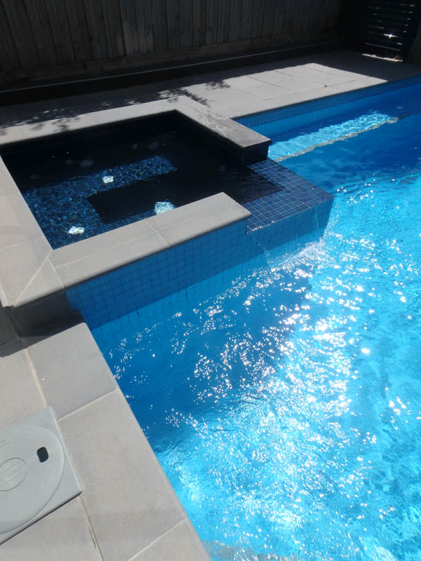 Delorenzo Pools | 20 Melanie Blair Pl, Skye VIC 3977, Australia | Phone: 0434 249 317