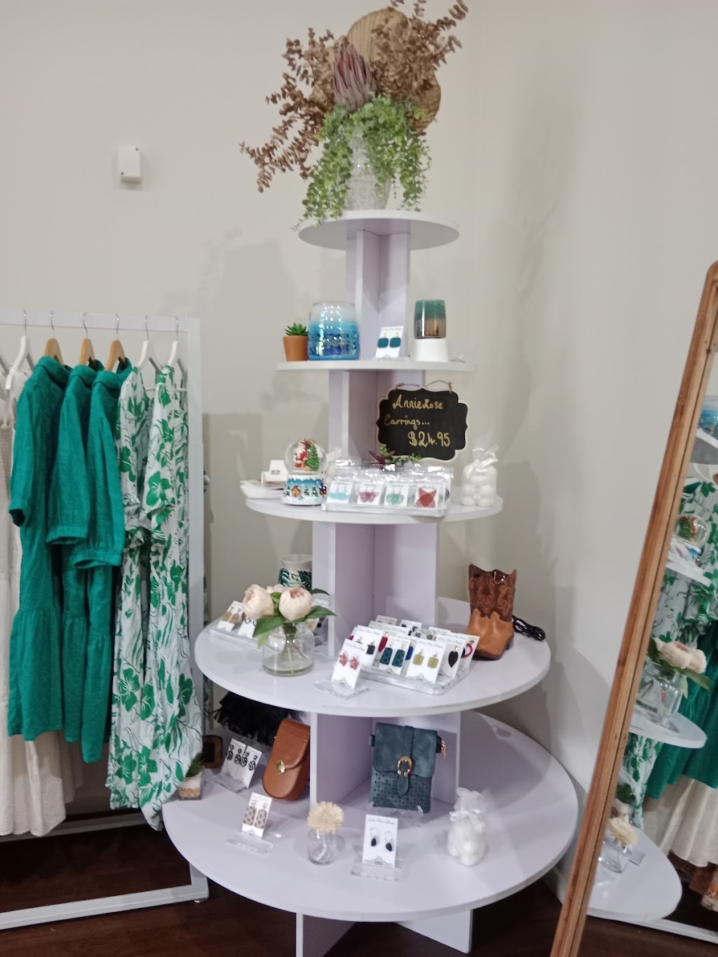 Sassy Lou & Co Boutique | 1, Shop 8/19 McLaughlin St, Gracemere QLD 4702, Australia | Phone: 0436 854 011