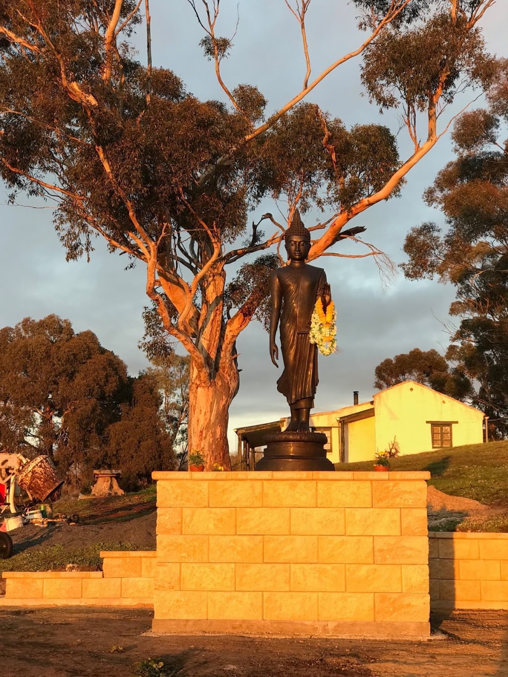 Bodhipala Monastery | 88 Stoney Banks Rd, Mount Pleasant SA 5235, Australia | Phone: 0400 456 378