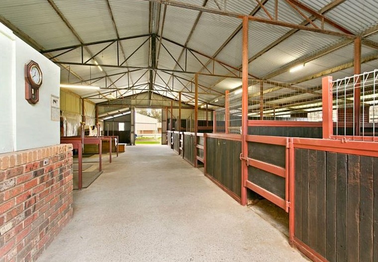 Jackson Equine Stables CAC | 44 Heinz St, East Bendigo VIC 3550, Australia | Phone: 0413 488 385