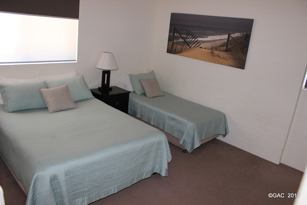 Mollymook Cove Holiday Apartments | lodging | 17 Golf Ave, Mollymook NSW 2539, Australia | 0244541892 OR +61 2 4454 1892
