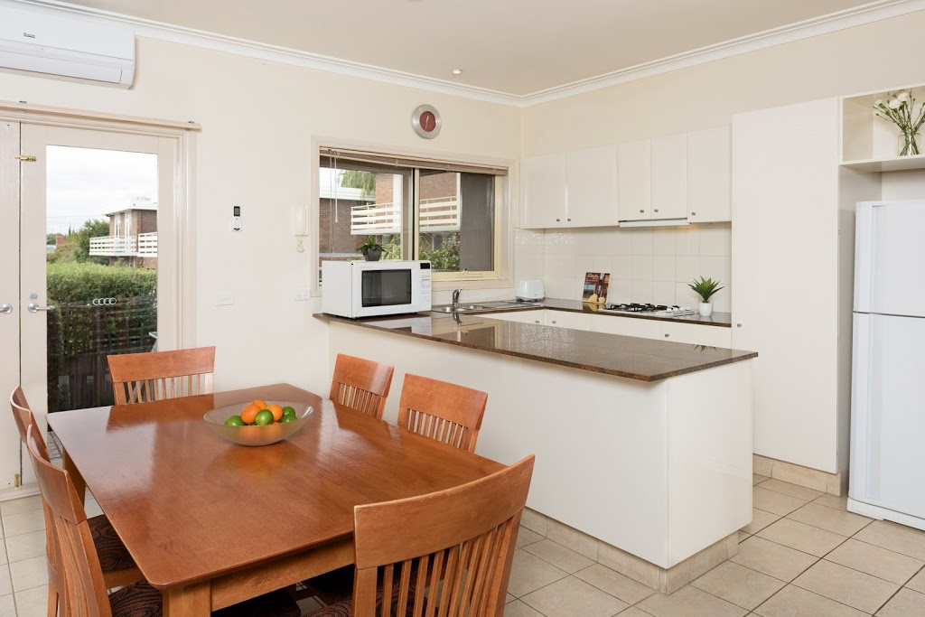 Kew Serviced Apartments | lodging | 106 Walpole St, Kew VIC 3101, Australia | 0399885019 OR +61 3 9988 5019