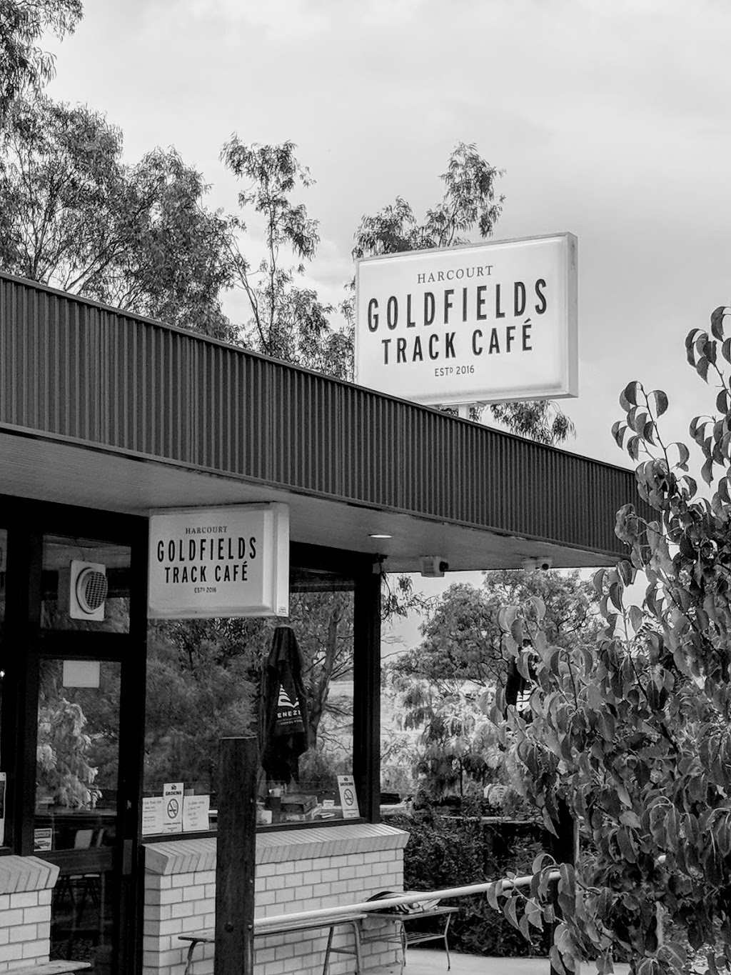 Goldfields Track Café | cafe | 92 Harmony Way, Harcourt VIC 3453, Australia | 0354625514 OR +61 3 5462 5514