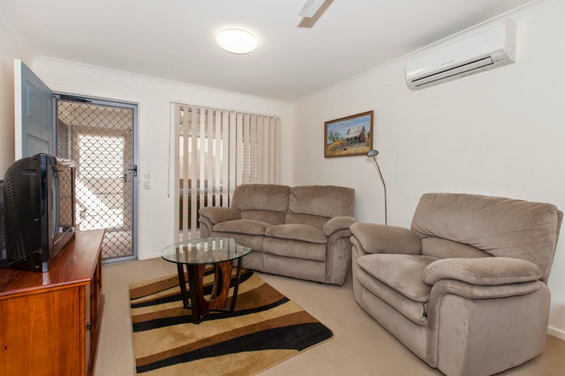 Oak Tree Retirement Village Boronia Heights | 2 Punjab Pl, Boronia Heights QLD 4124, Australia | Phone: (07) 3809 0436