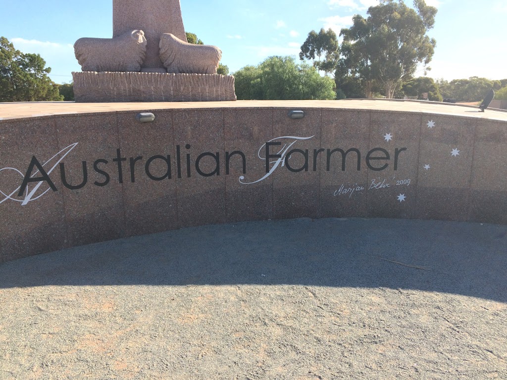 Australian Farmer Granite Sculpture |  | 44 Eyre Hwy, Wudinna SA 5652, Australia | 0886802969 OR +61 8 8680 2969