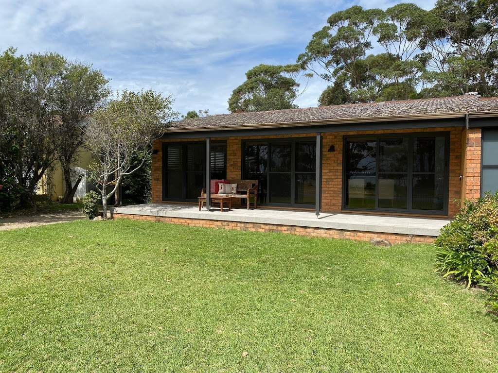 Elysian Home Stay | 47 Bannister Head Rd, Mollymook Beach NSW 2539, Australia | Phone: 0450 443 821