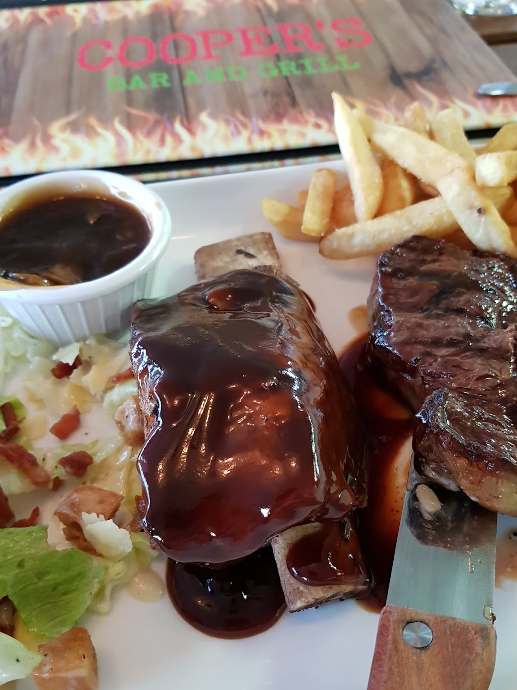 Coopers Bar and Grill | restaurant | 2325 Oxley Hwy, Wauchope NSW 2446, Australia | 0265852677 OR +61 2 6585 2677