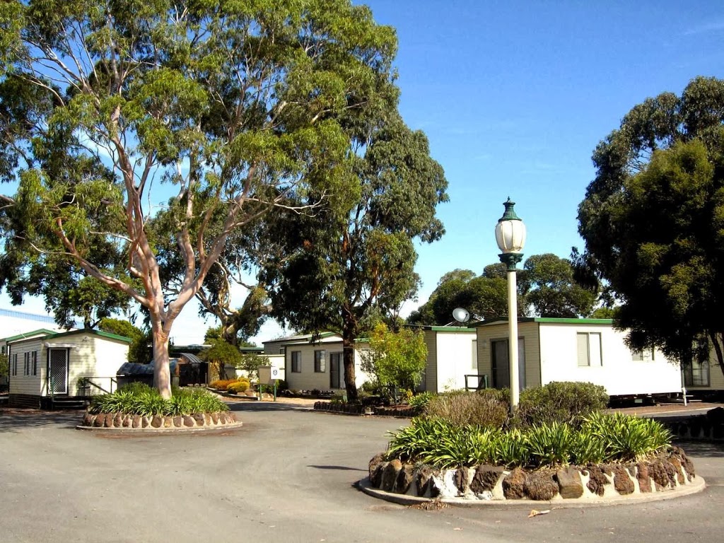 Blue Gum Northside Cabin Park | lodging | Entry is off Cooper St Service Road, 2110/2118 Sydney Rd, Campbellfield VIC 3061, Australia | 0393053614 OR +61 3 9305 3614