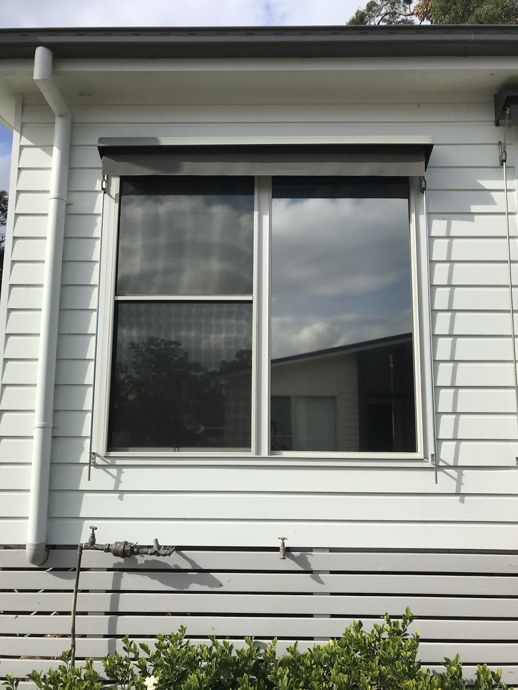 Walkers Window Tinting & Frosting | car repair | 32 Emma James St, Springfield NSW 2250, Australia | 0435205467 OR +61 435 205 467