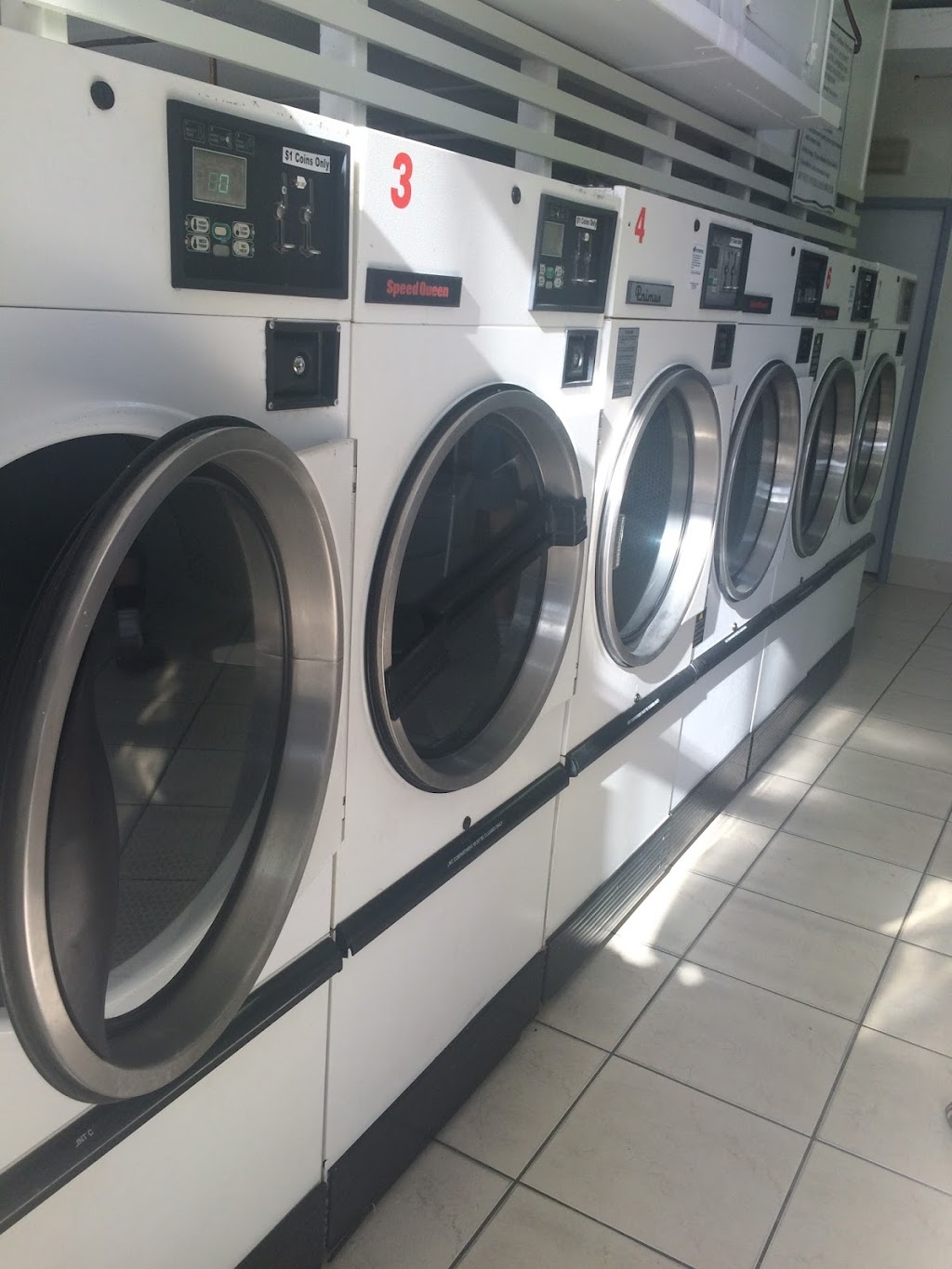 Beenleigh Laundromat | laundry | 3/71 Alamein St, Beenleigh QLD 4207, Australia | 1300362233 OR +61 1300 362 233
