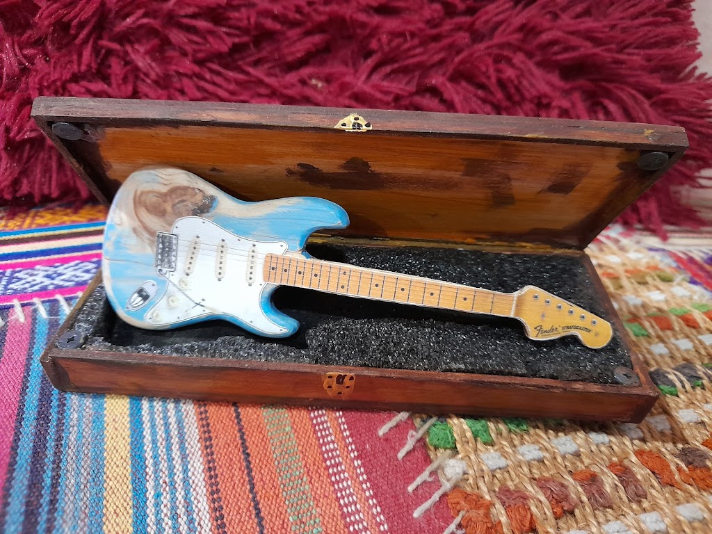 Grahames Miniature Guitars | Oxley St, Kandos NSW 2848, Australia | Phone: 0477 672 545