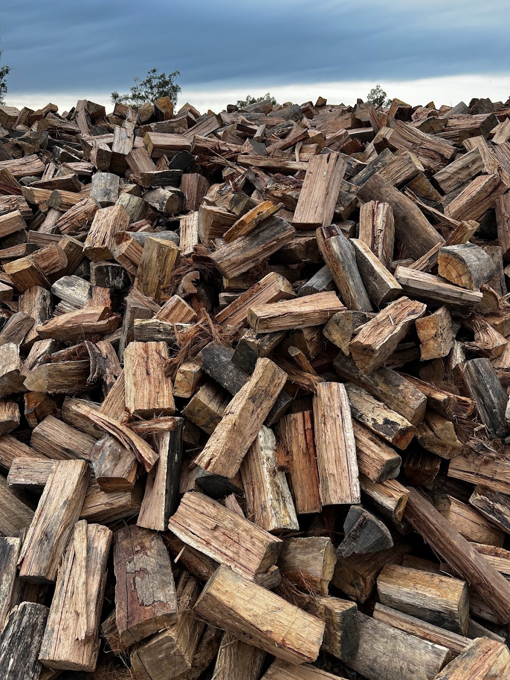 Big Chiefs Firewood | 108 Pitt Town Ferry Rd, Wilberforce NSW 2756, Australia | Phone: 0497 604 885