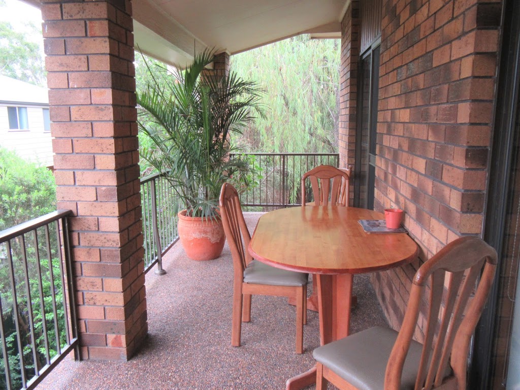 Peaceful Palms Bed and Breakfast | 114 Port Stephens St, Raymond Terrace NSW 2324, Australia | Phone: (02) 4987 7576