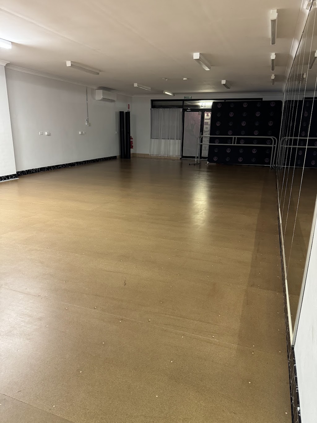 JL DANCE COMPANY | Shop 1/5 Tallyan Point Rd, Basin View NSW 2540, Australia | Phone: 0402 470 060