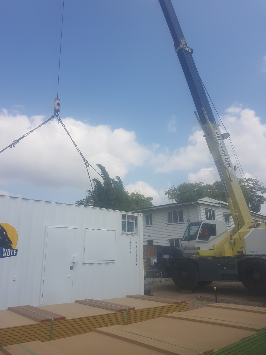 M & E Crane Hire North Brisbane | 97 Quinlan St, Bracken Ridge QLD 4017, Australia | Phone: 0407 656 427