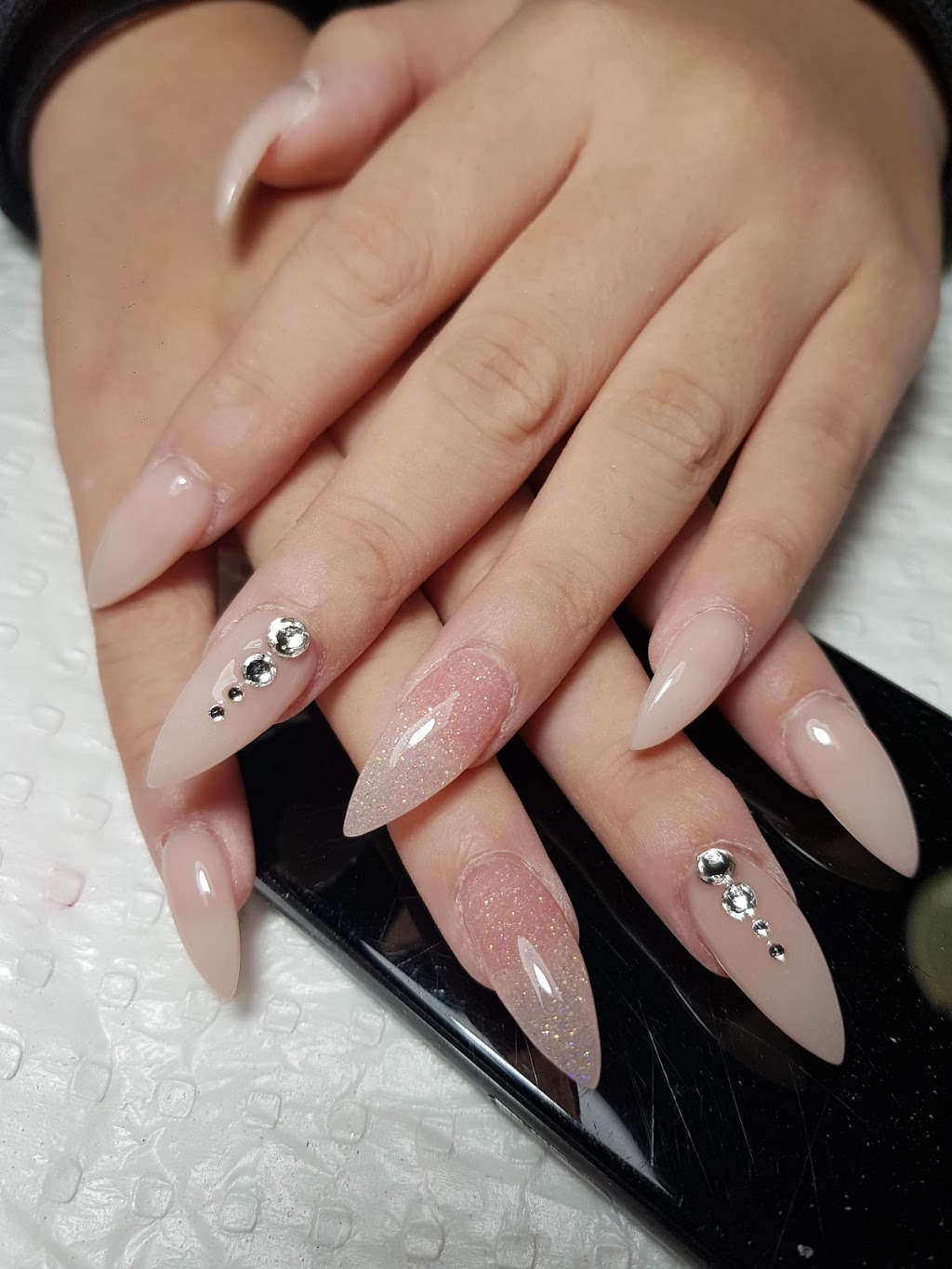 Hollywood Nails Point Cook | Point Cook Shopping Centre, shop t443/4 Main St, Point Cook VIC 3030, Australia | Phone: (03) 8353 1631