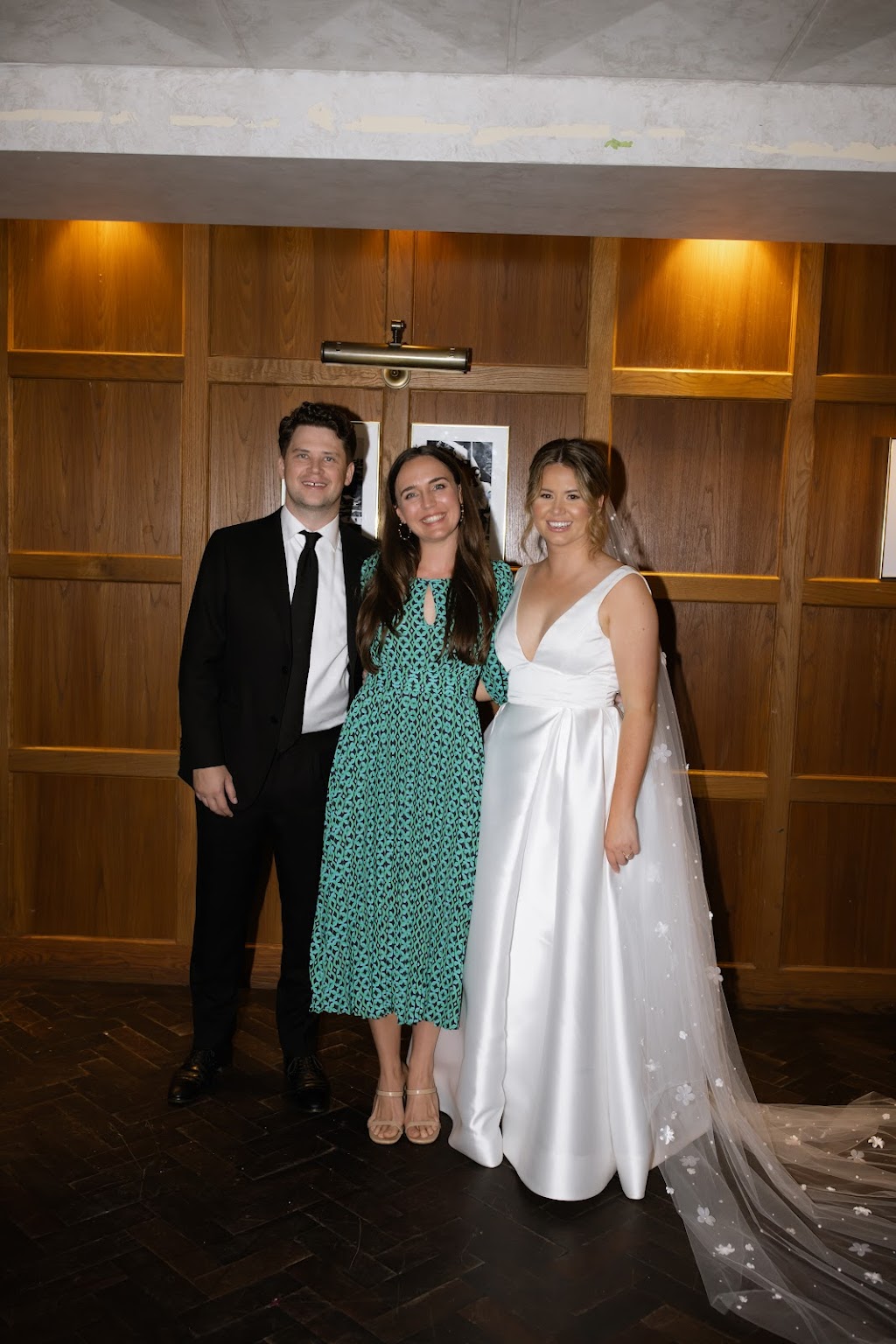 Love by Lara Celebrant and MC | Pacific Parade, Currumbin QLD 4223, Australia | Phone: 0403 836 659