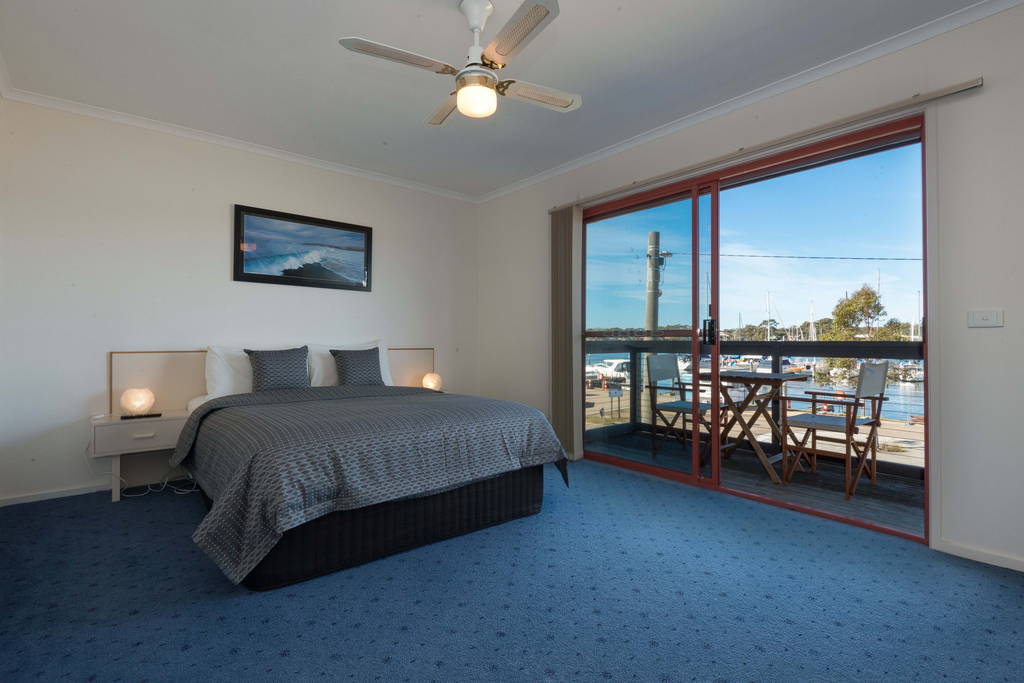 Mariners Cove Motel at Paynesville | lodging | 2-8 Victoria St, Paynesville VIC 3880, Australia | 0351567444 OR +61 3 5156 7444