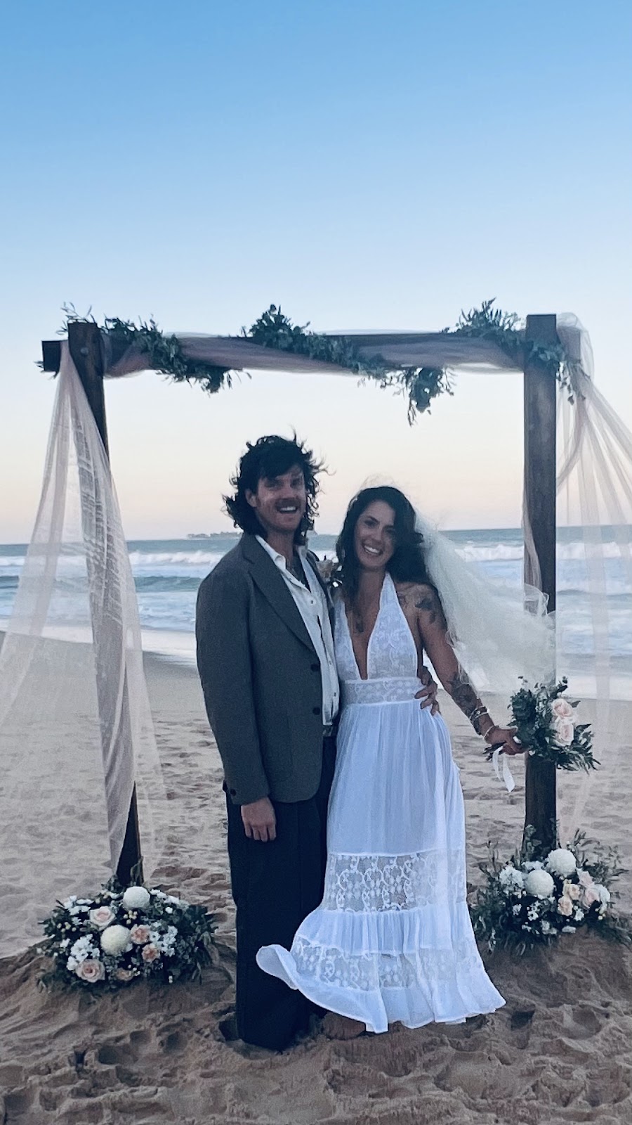 Ceremonies by Lynne | 32 Bearberry St, Banksia Beach QLD 4507, Australia | Phone: 0424 149 889