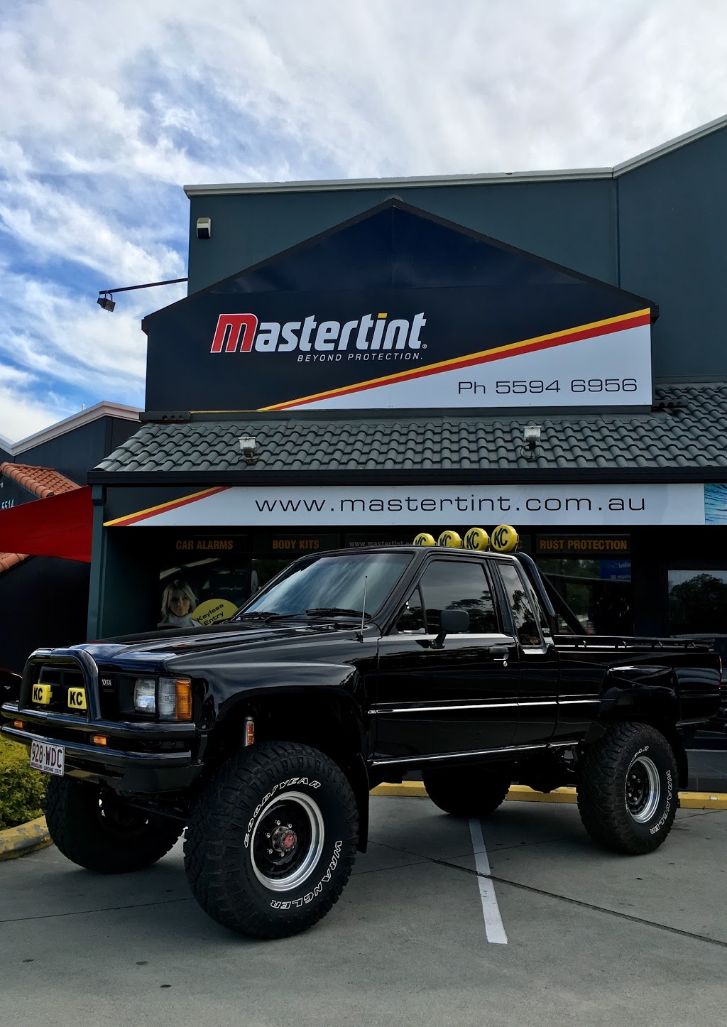 Mastertint | car repair | 5/310 Olsen Ave, Parkwood QLD 4214, Australia | 0755946956 OR +61 7 5594 6956