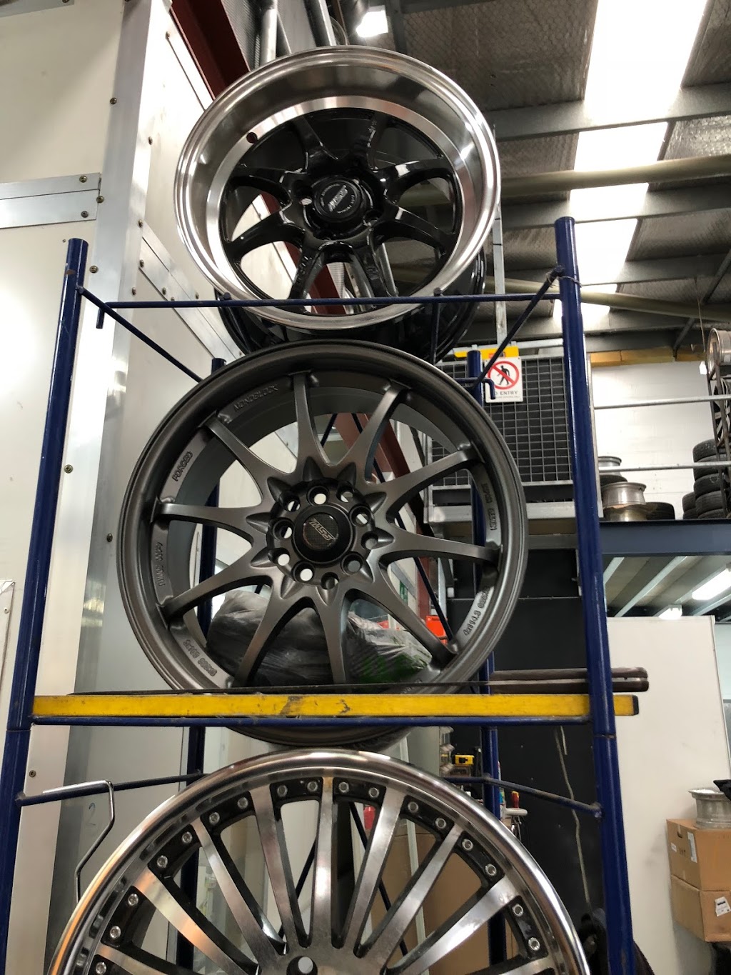 Alloy Mag Wheels Repairs Sydney | 12a/4 Homepride Ave, Warwick Farm NSW 2170, Australia | Phone: (02) 9734 7562