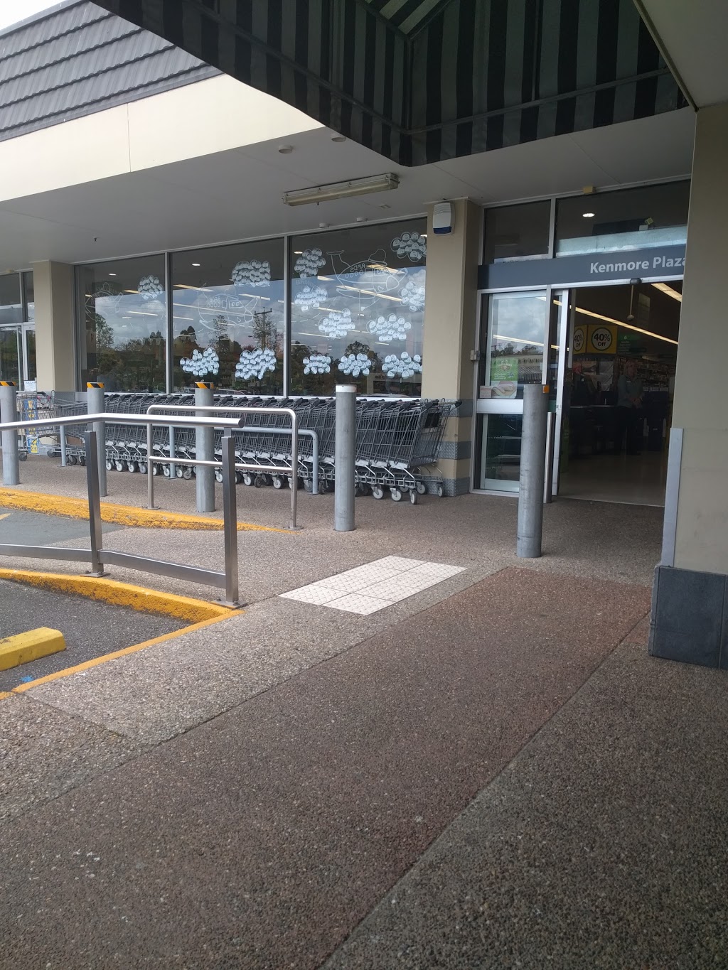 Woolworths Kenmore | supermarket | Kenmore Tavern Plaza, 841 Moggill Rd, Kenmore QLD 4069, Australia | 0730123371 OR +61 7 3012 3371