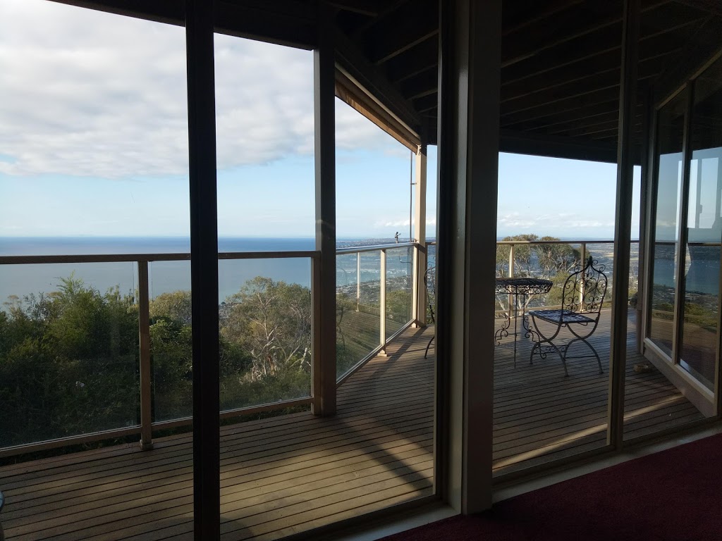 Summit Views | lodging | 18 Nestle Ct, Arthurs Seat VIC 3936, Australia | 0400768539 OR +61 400 768 539